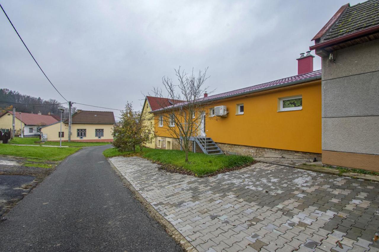 Velky Apartman Zlamanka Kromeriz Exterior photo